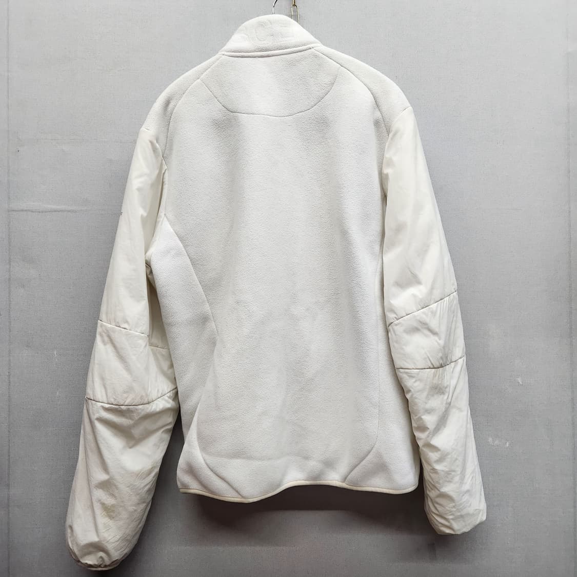 데상트 하이브리드(몸후리스/소매점퍼) 집업 상품이미지3