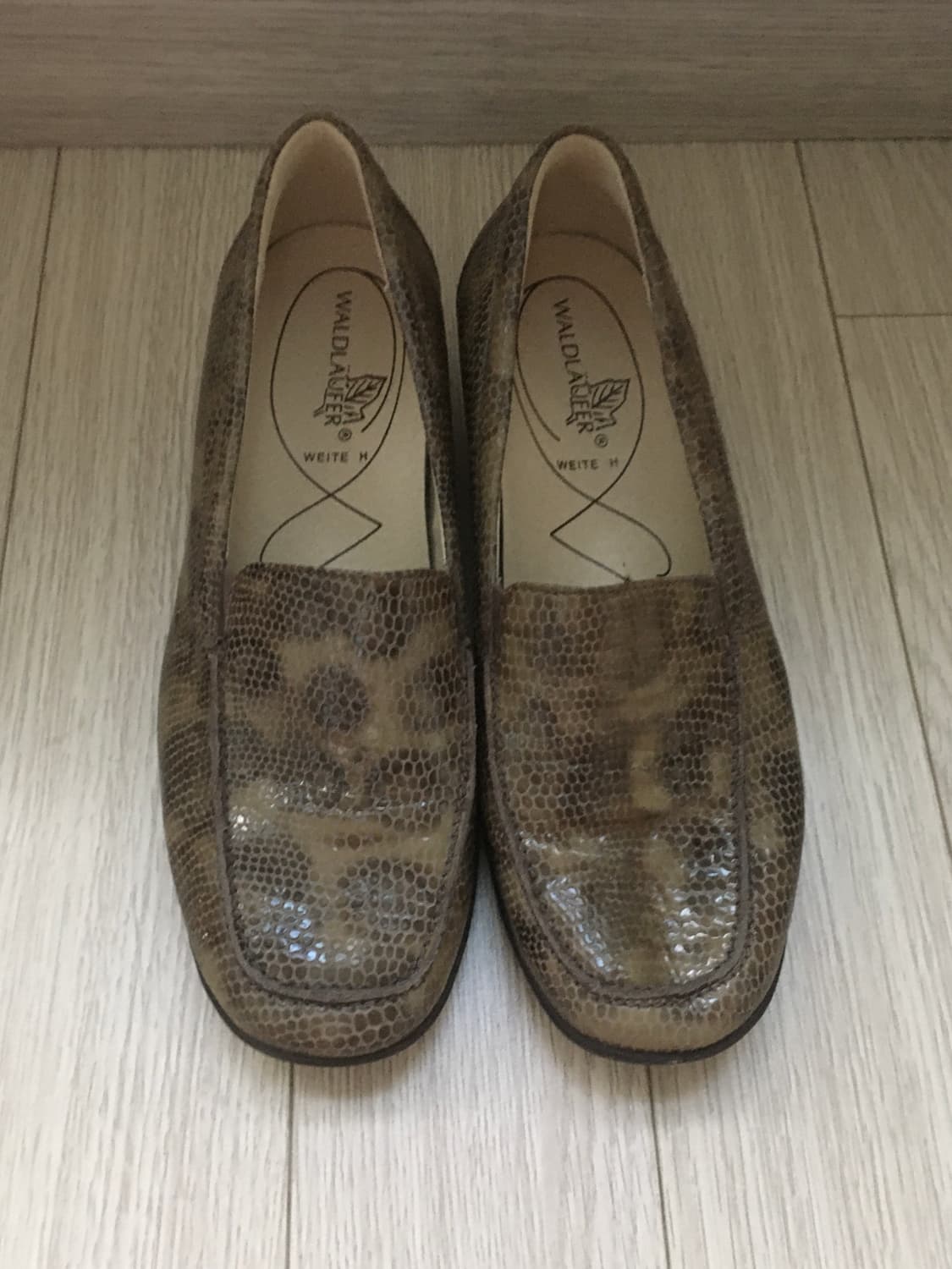 Dot leather loafer 상품이미지1