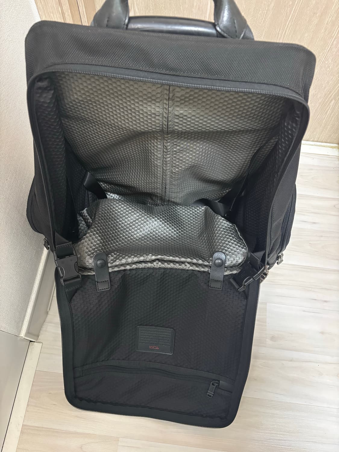 TUMI 투미 알파 2휠 캐리어백팩/블랙 상품이미지4