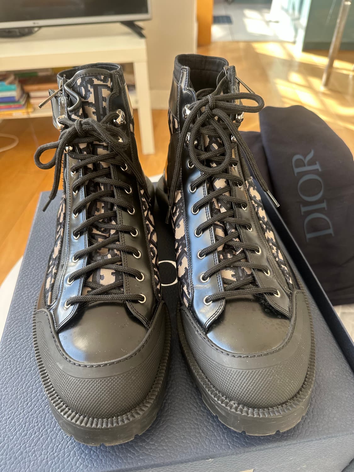 디올 컴뱃 미드 탑 부츠 eu45사이즈 (정품) 상품이미지1