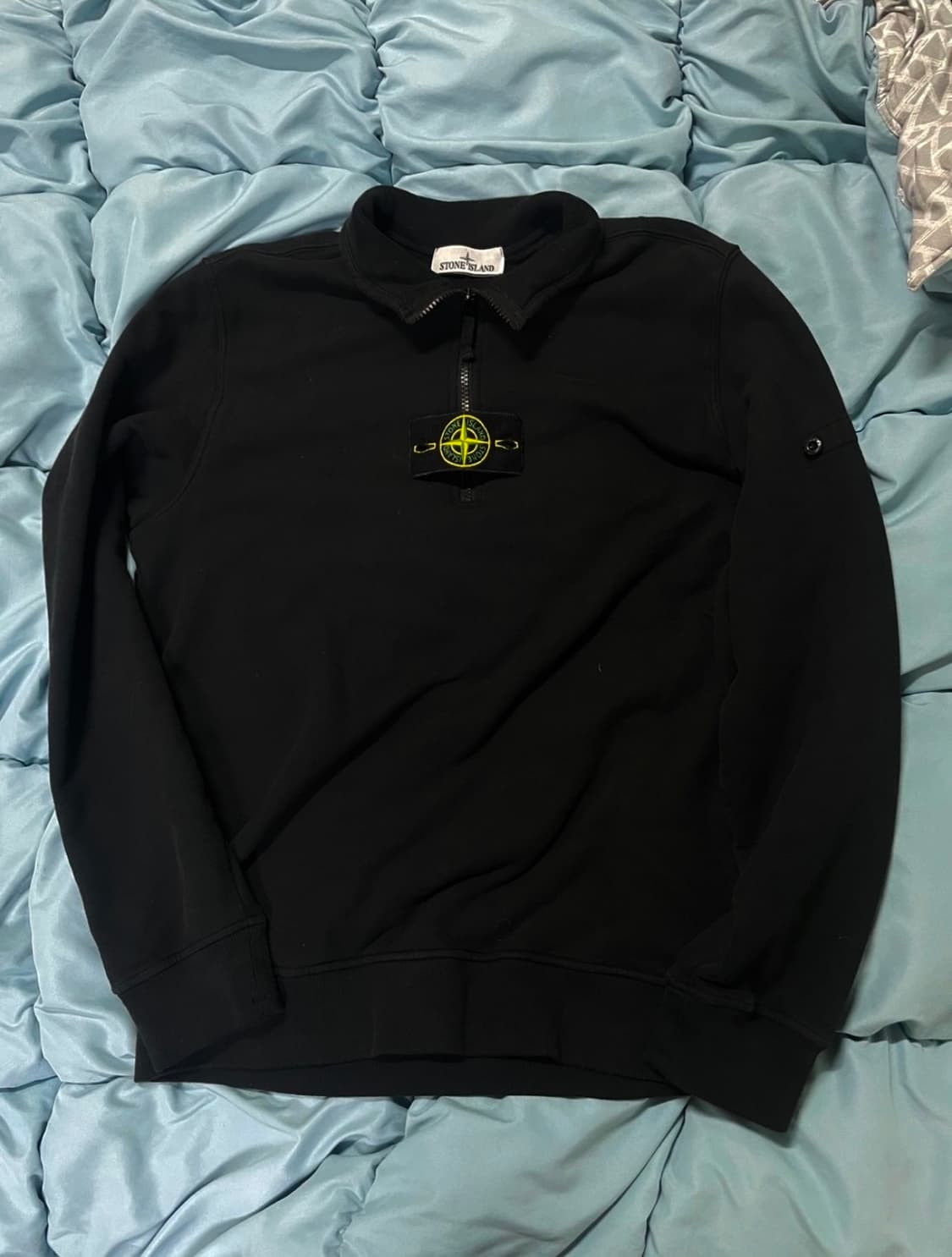 스톤아일랜드 반집업 23fw 상품이미지1