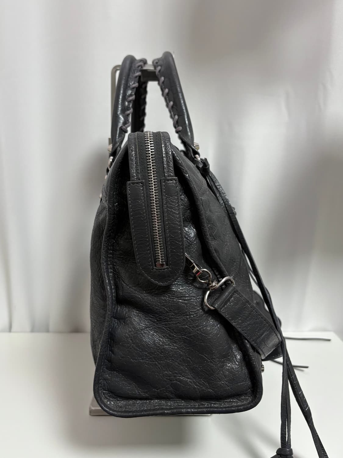 발렌시아가 시티 모터백 다크그레이 상품이미지3