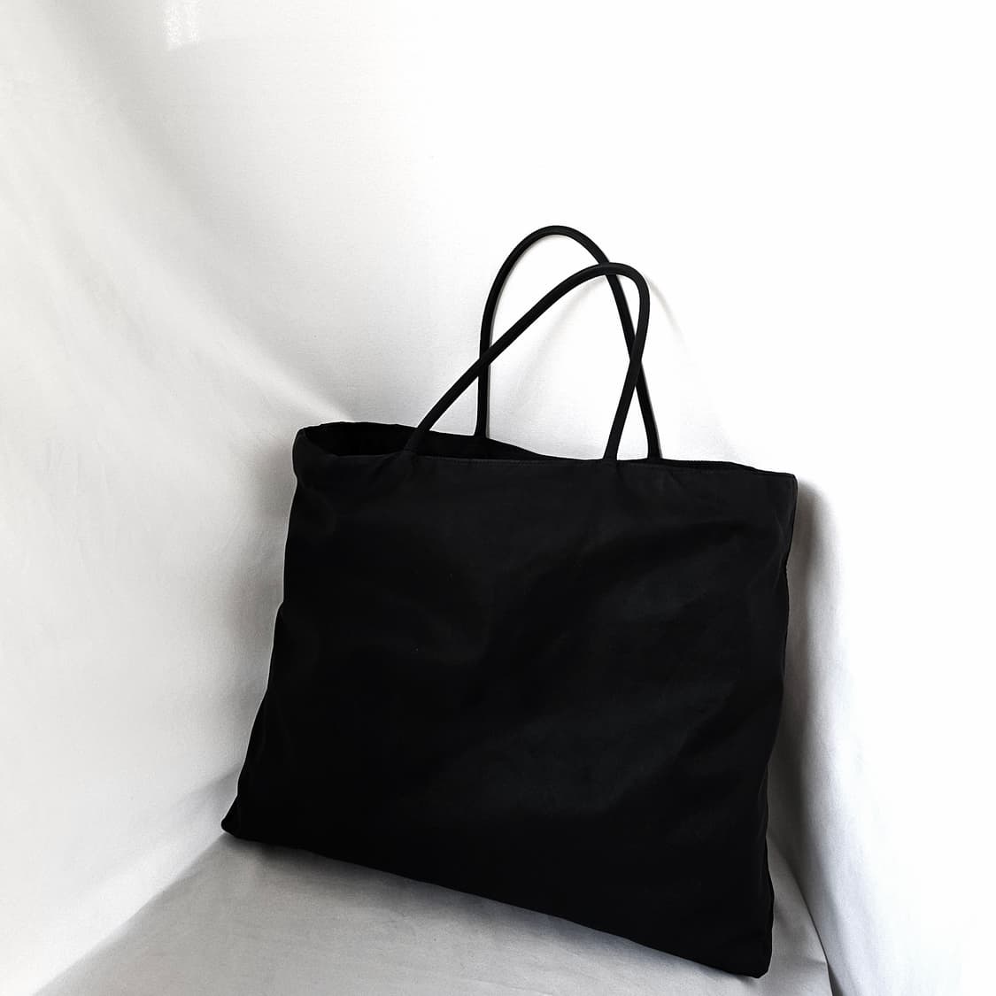 [정품 PRADA] 프라다 포코노 나일론 사각 토트백 라지 상품이미지4