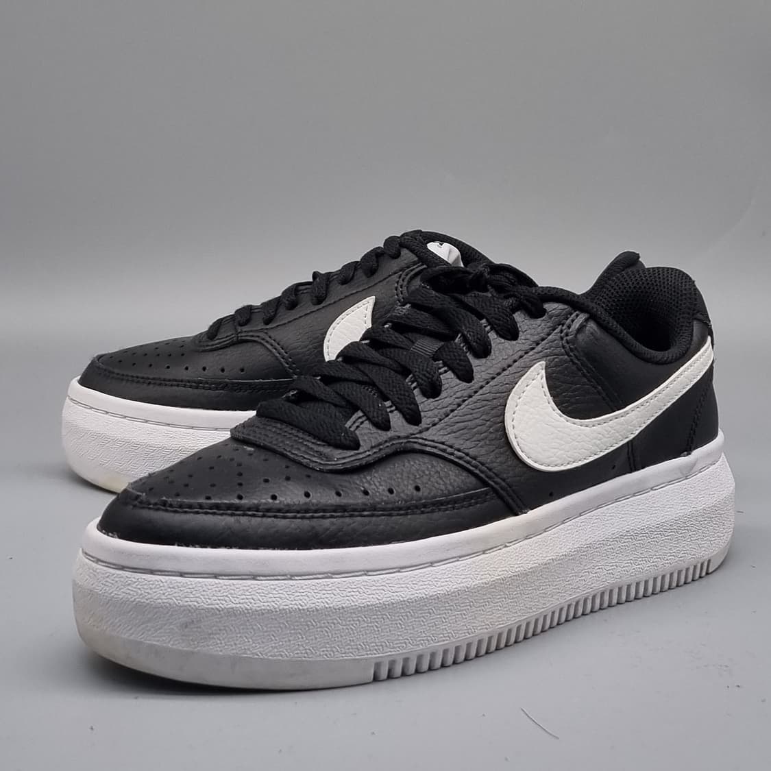 나이키 코트 비전 알타 스니커즈245 상품이미지1