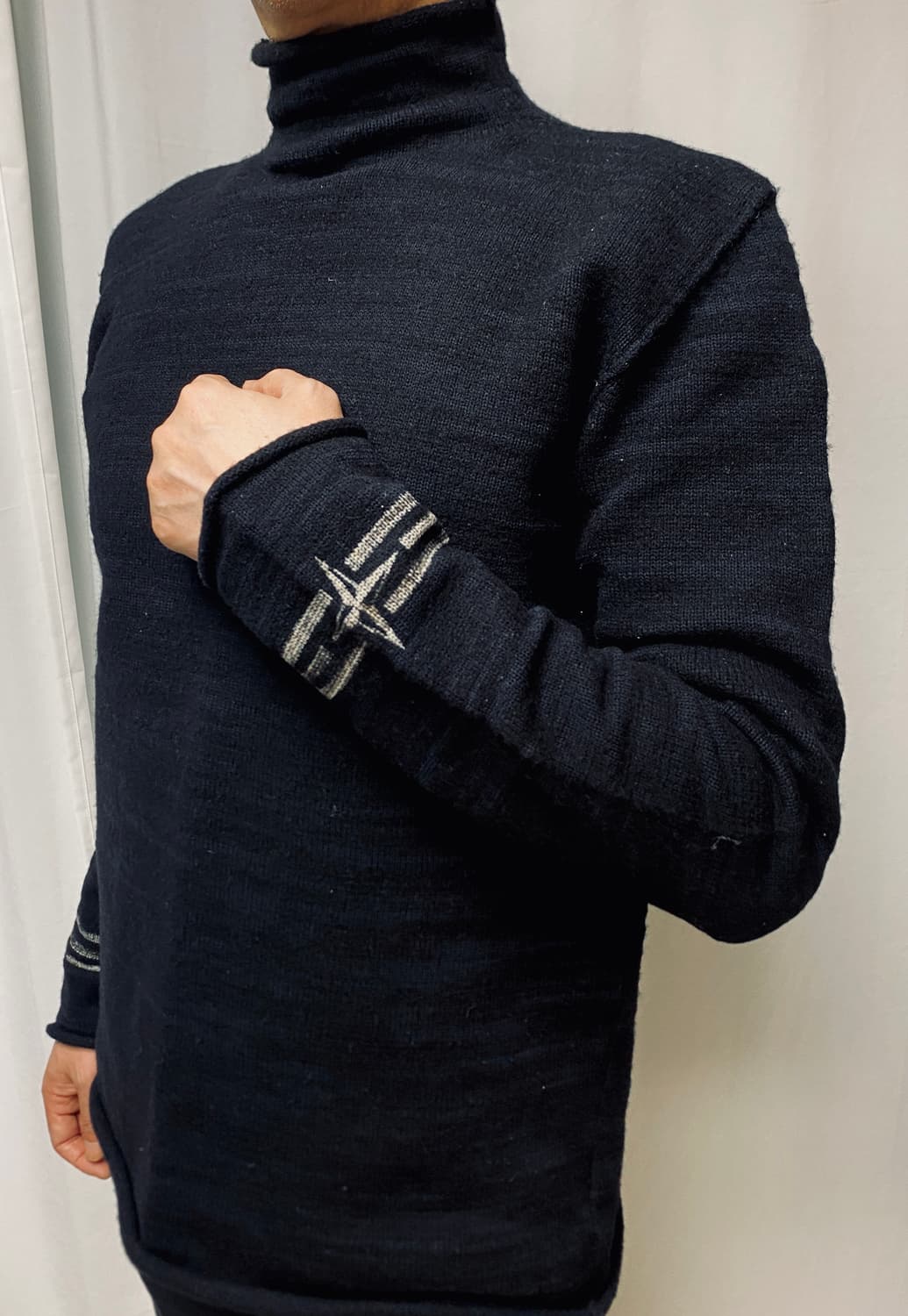 스톤아일랜드 블랙 터틀넥 스웨터 105 XL 상품이미지1