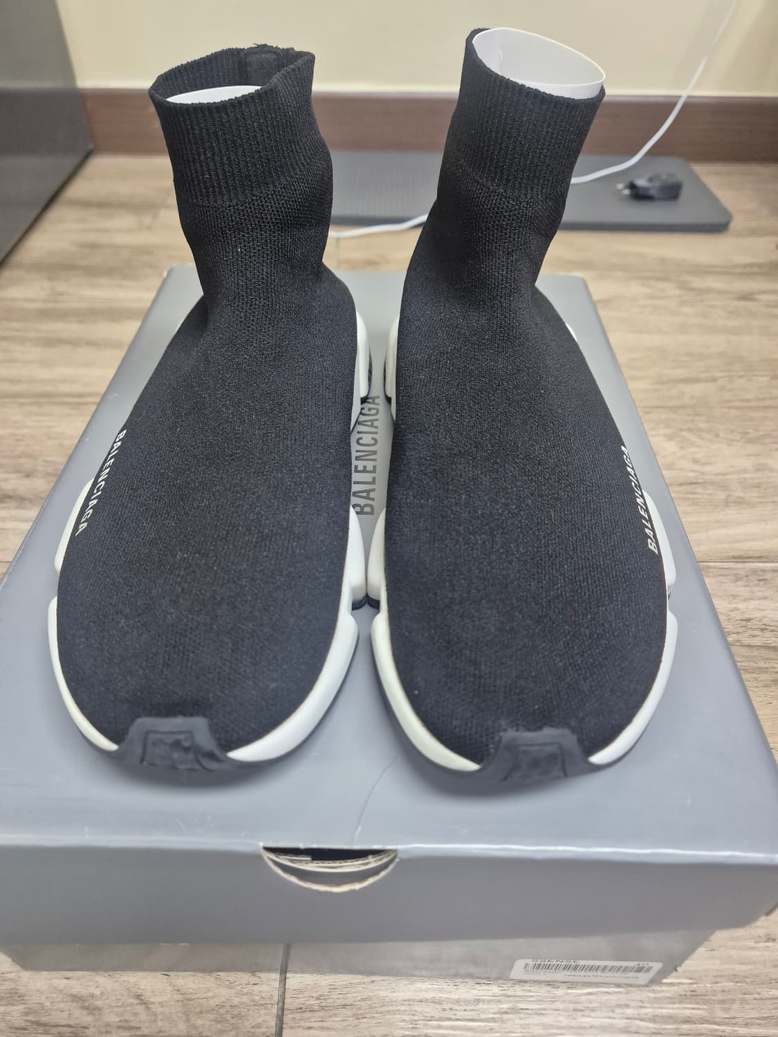 발렌시아가 스피드러너 블랙/화이트 40,260mm 정품 상품이미지8