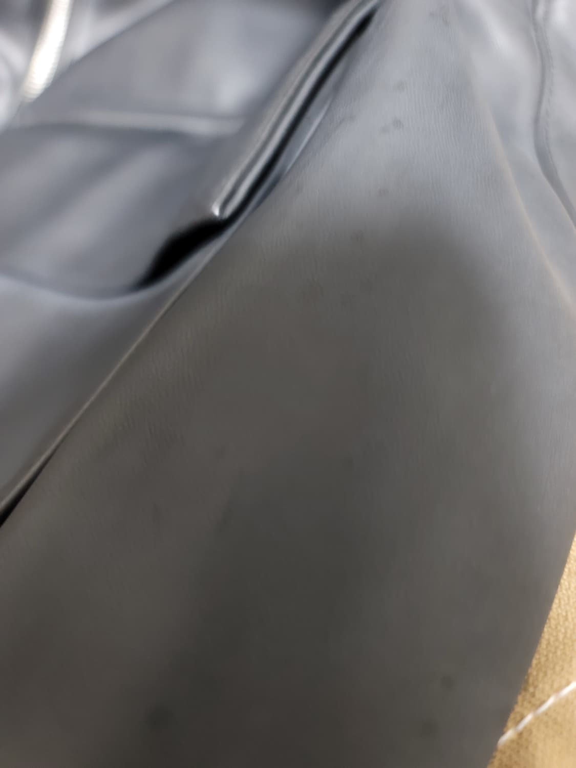 라퍼지스토어 버핑 가죽자켓 무광블랙 L 105정사이즈 상태굿
 상품이미지4