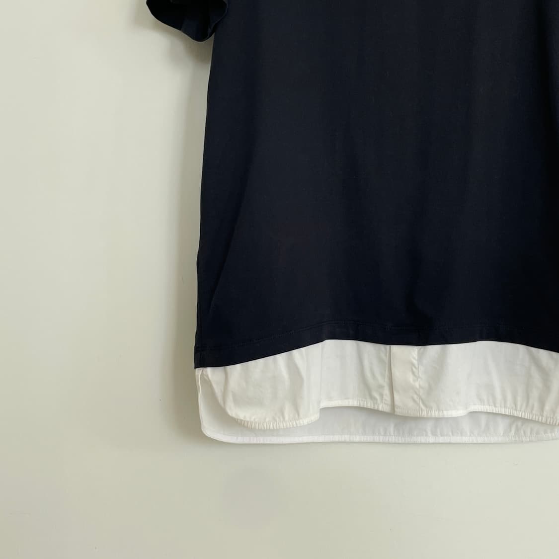 닐바렛 하단 셔츠 레이어드 블랙 반팔 티셔츠 상품이미지4