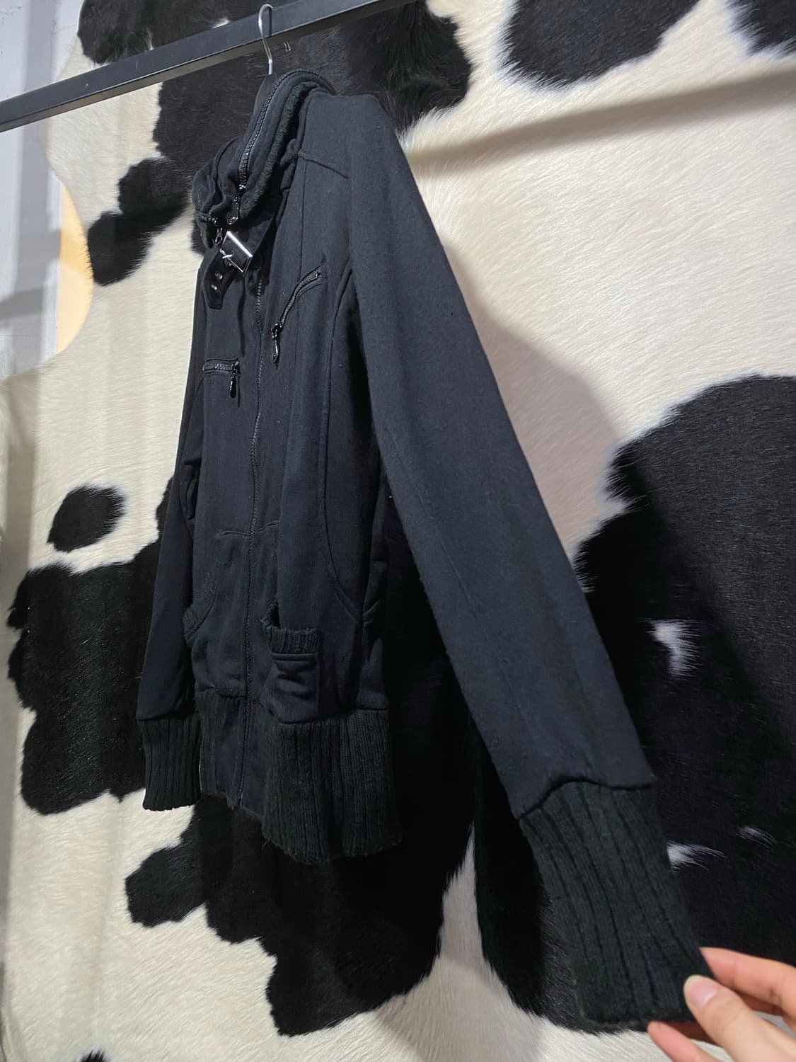 Cecil McBee 넥버클 집업 상품이미지4