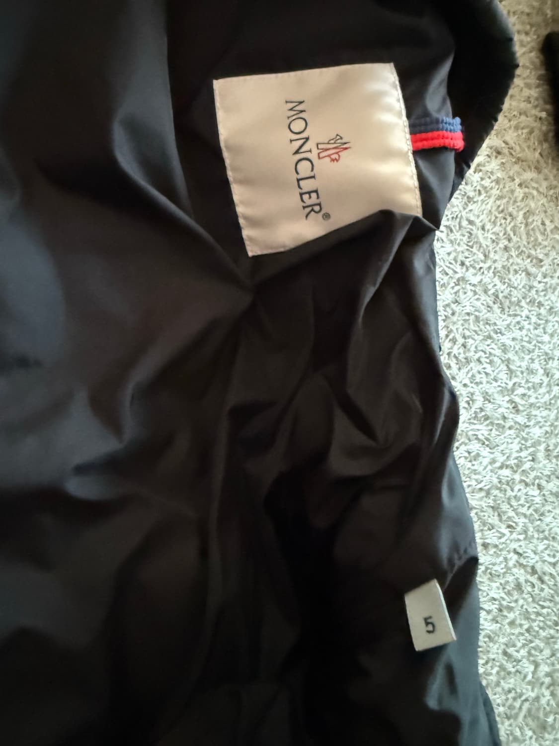 몽클레르 아미오트 숏 다운 자켓 블랙 -  Moncler Amio 상품이미지5