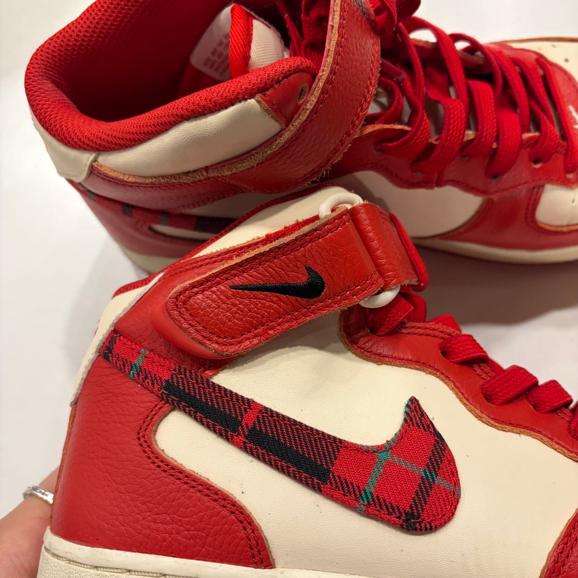 [265] 나이키 에어포스1 미드 레드 타탄체크 상품이미지4