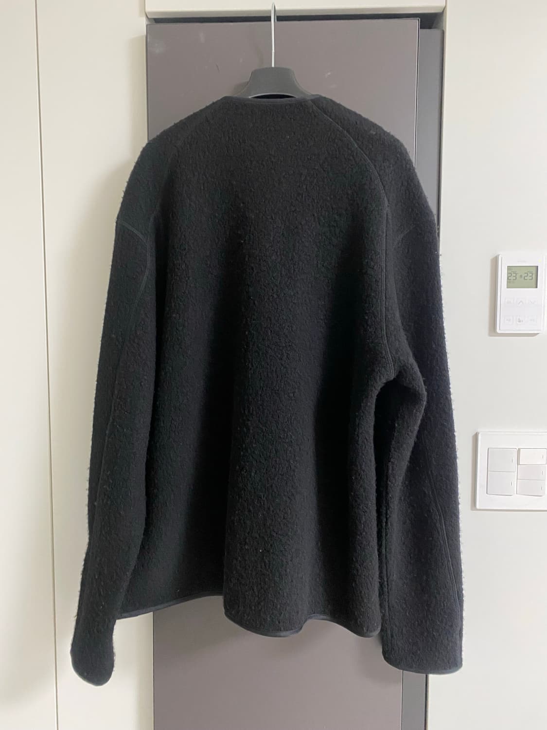 COS 릴렉스핏 플리스 자켓 블랙 M사이즈 새상품 상품이미지2