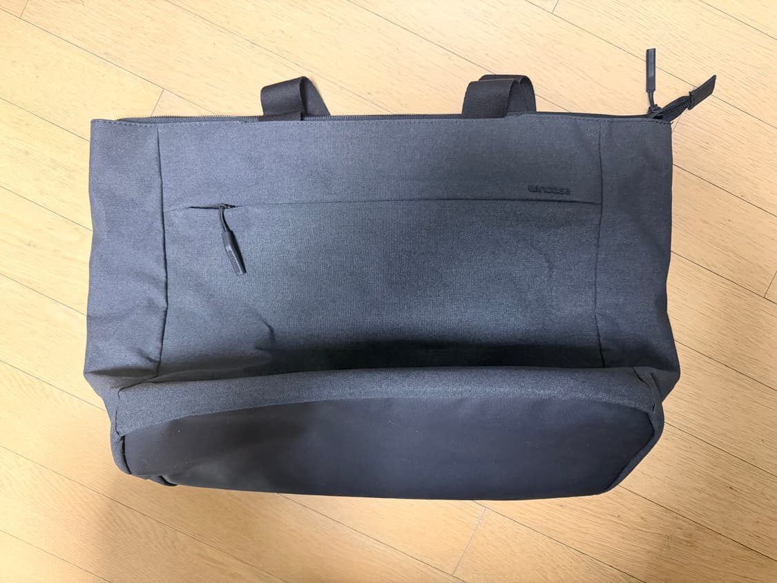 인케이스 시티 마켓 토트백 차콜 상품이미지1