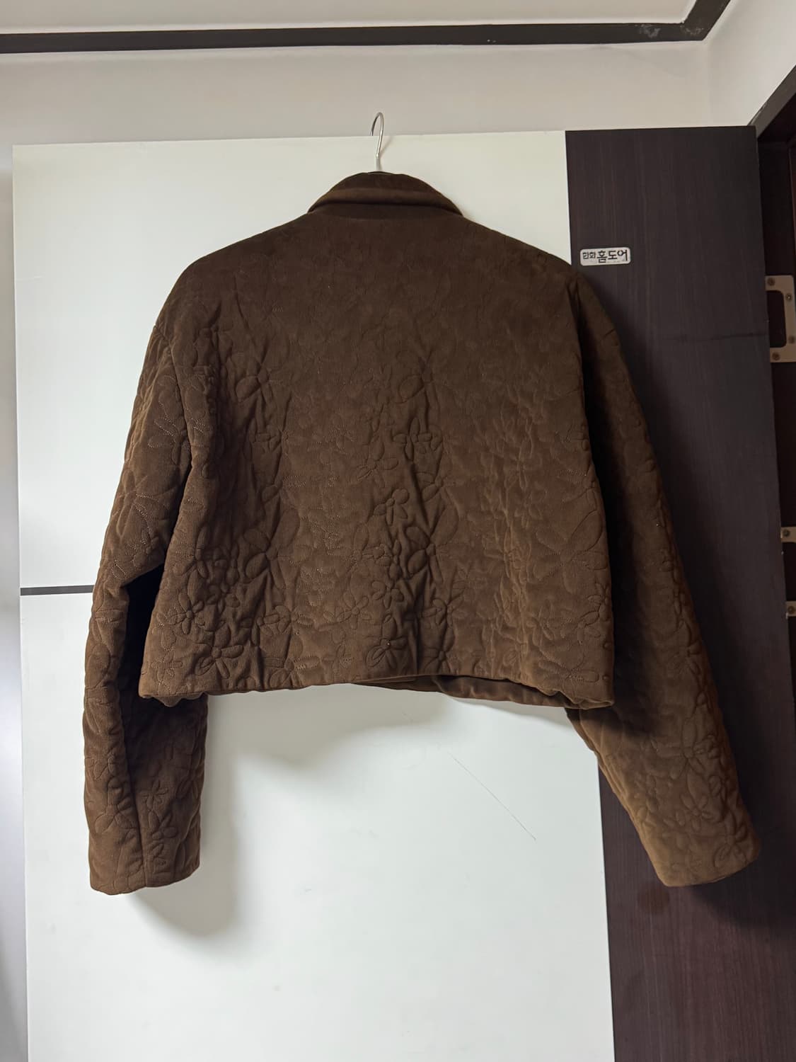 아모멘토 플라워 퀼티드 벨벳 자켓 상품이미지4