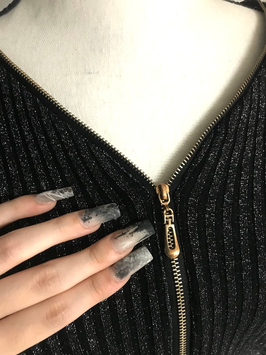 Glitter Ribbed Lace Back Zip-up Knit 상품이미지4
