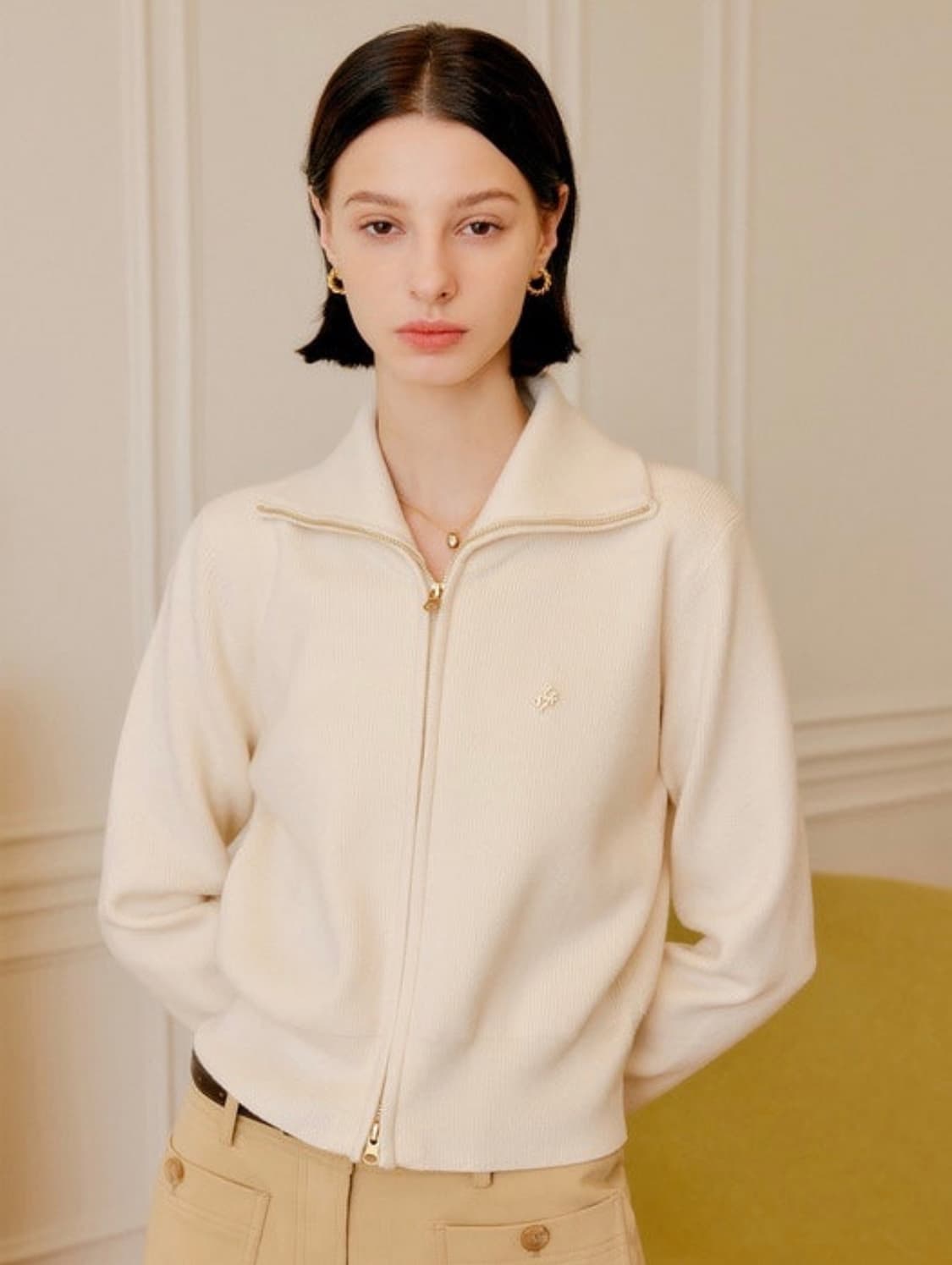 룩캐스트 칼리 니트 집업 상품이미지1