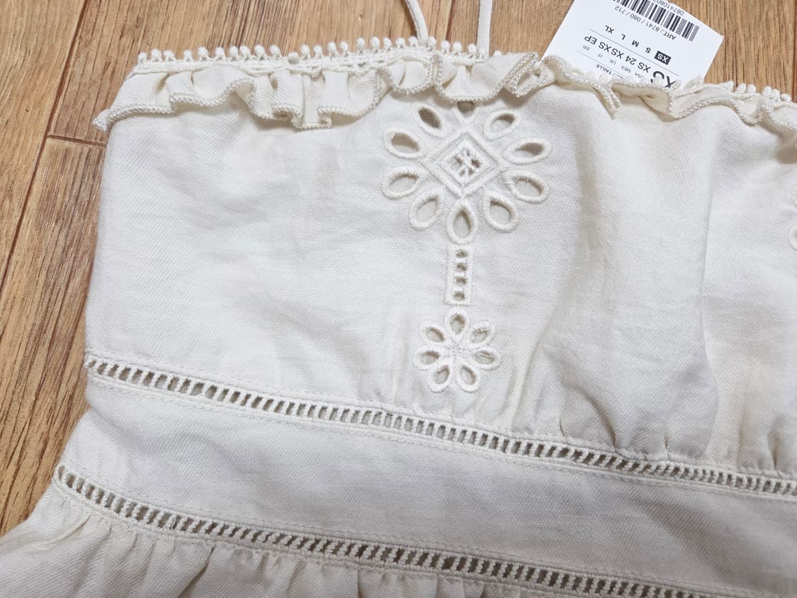 자라(ZARA) 펀칭 자수 크롭탑 44 새상품 상품이미지5