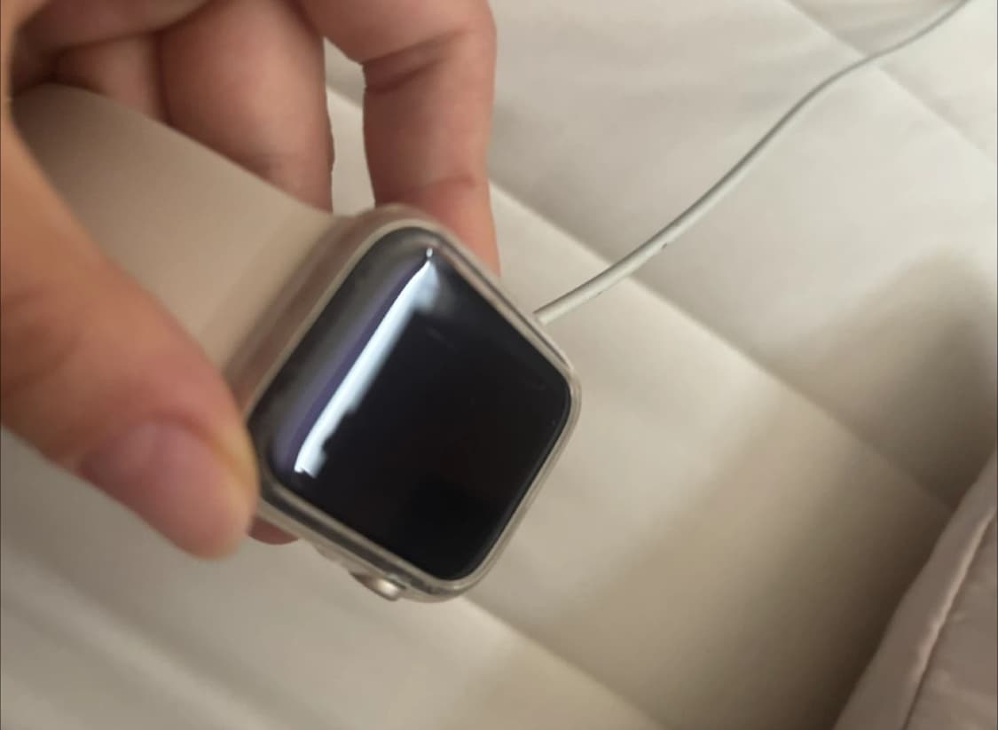 애플워치 SE2 44mm 스타 라이트 팝니다! 상품이미지3