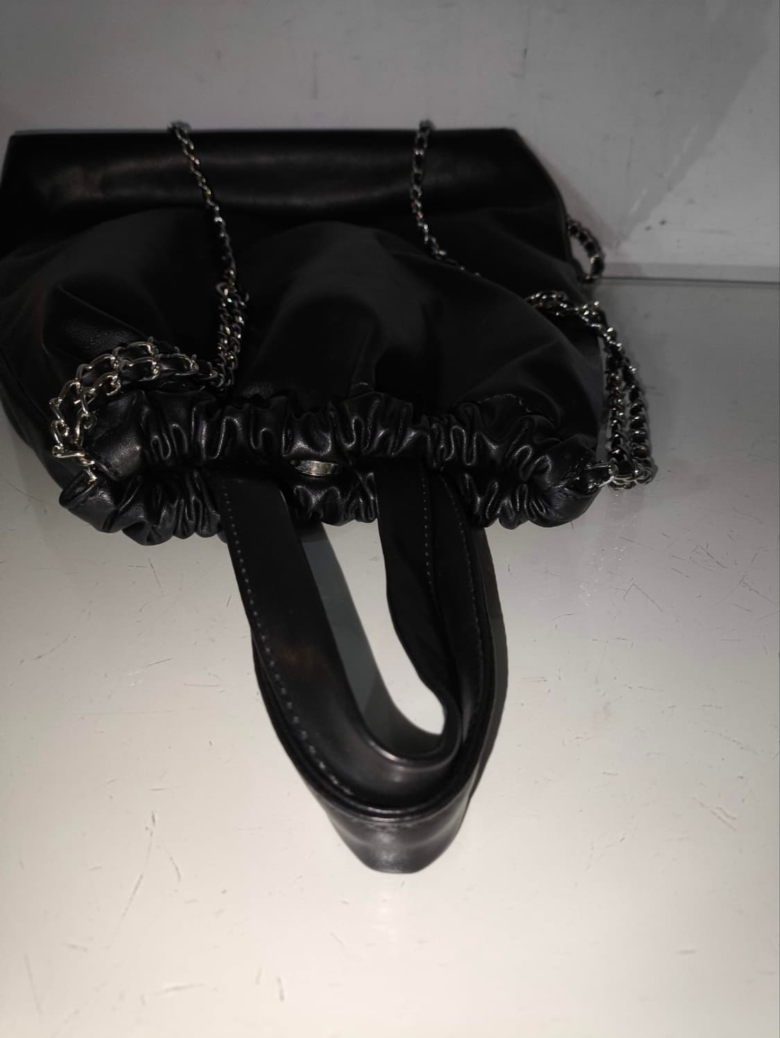 가죽 메탈체인 드로스트링 백팩 짐색 상품이미지3