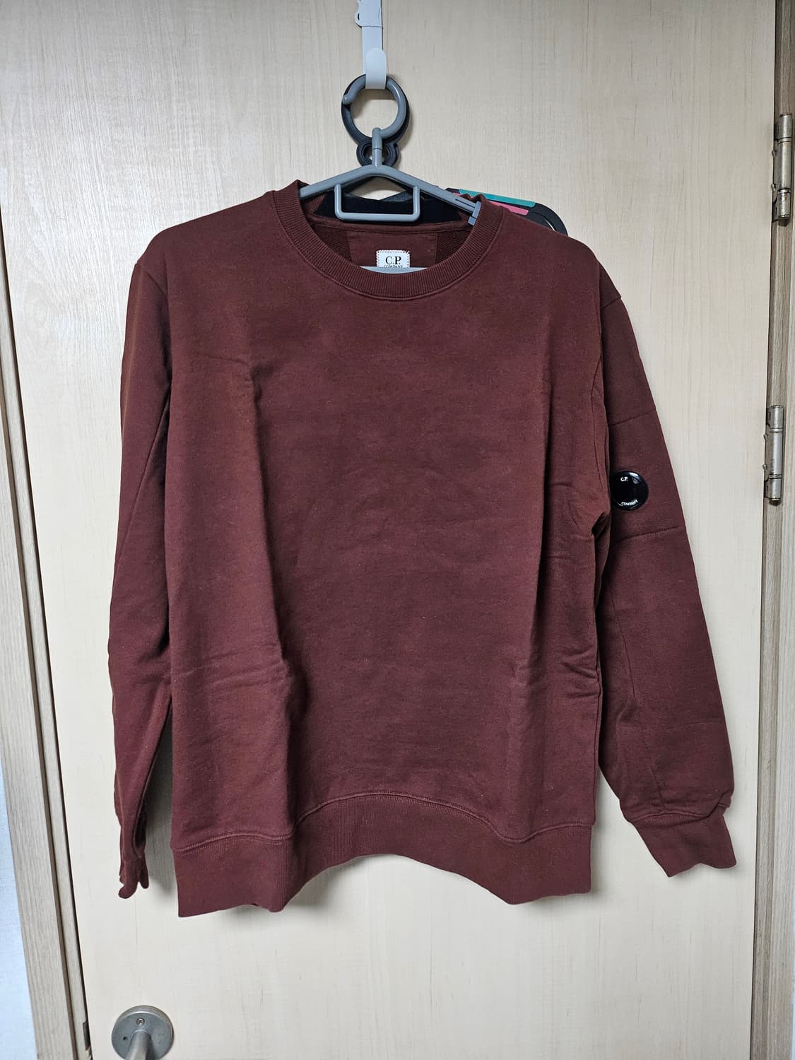 Cp컴퍼니 맨투맨 브라운 상품이미지2