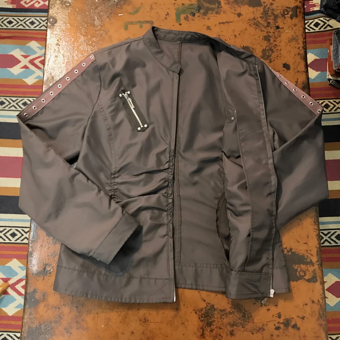 VTG 빈티지 브라운 지퍼 펀칭 디테일 셔링 자켓 여성 55 사이즈  상품이미지4