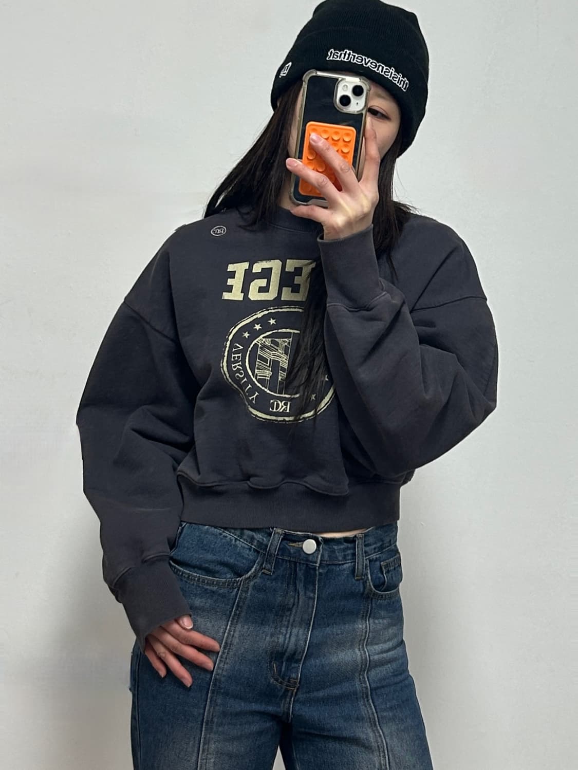 렉토 LLEGE 로고 크롭 스웻셔츠 맨투맨 차콜 상품이미지1