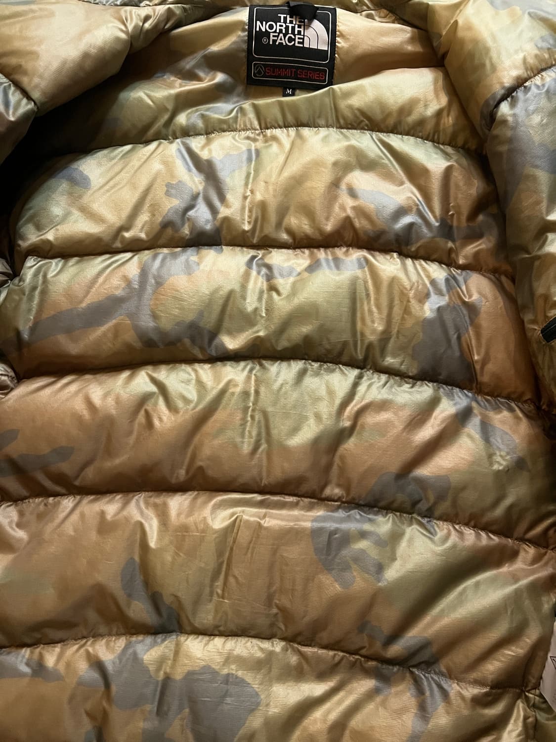 [M]노스페이스 재팬 써밋 아콘 카구아 카모 경량 패딩 상품이미지6