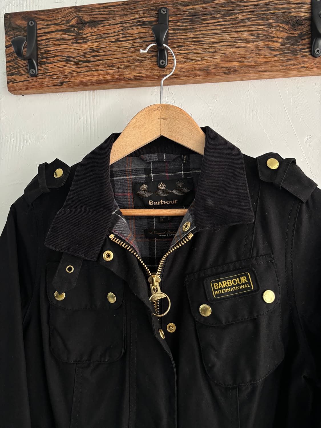 Barbour 바버 인터네셔널 블랙 왁스 자켓  상품이미지3