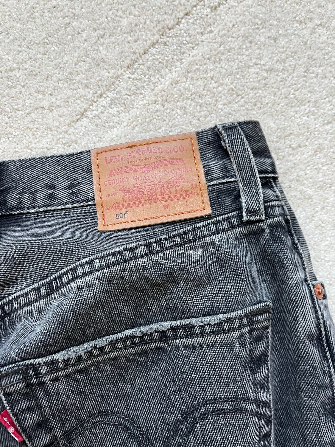 Levi's 501 프리미엄 그레이 워싱 스트레이트 데님 (24-25) 상품이미지8