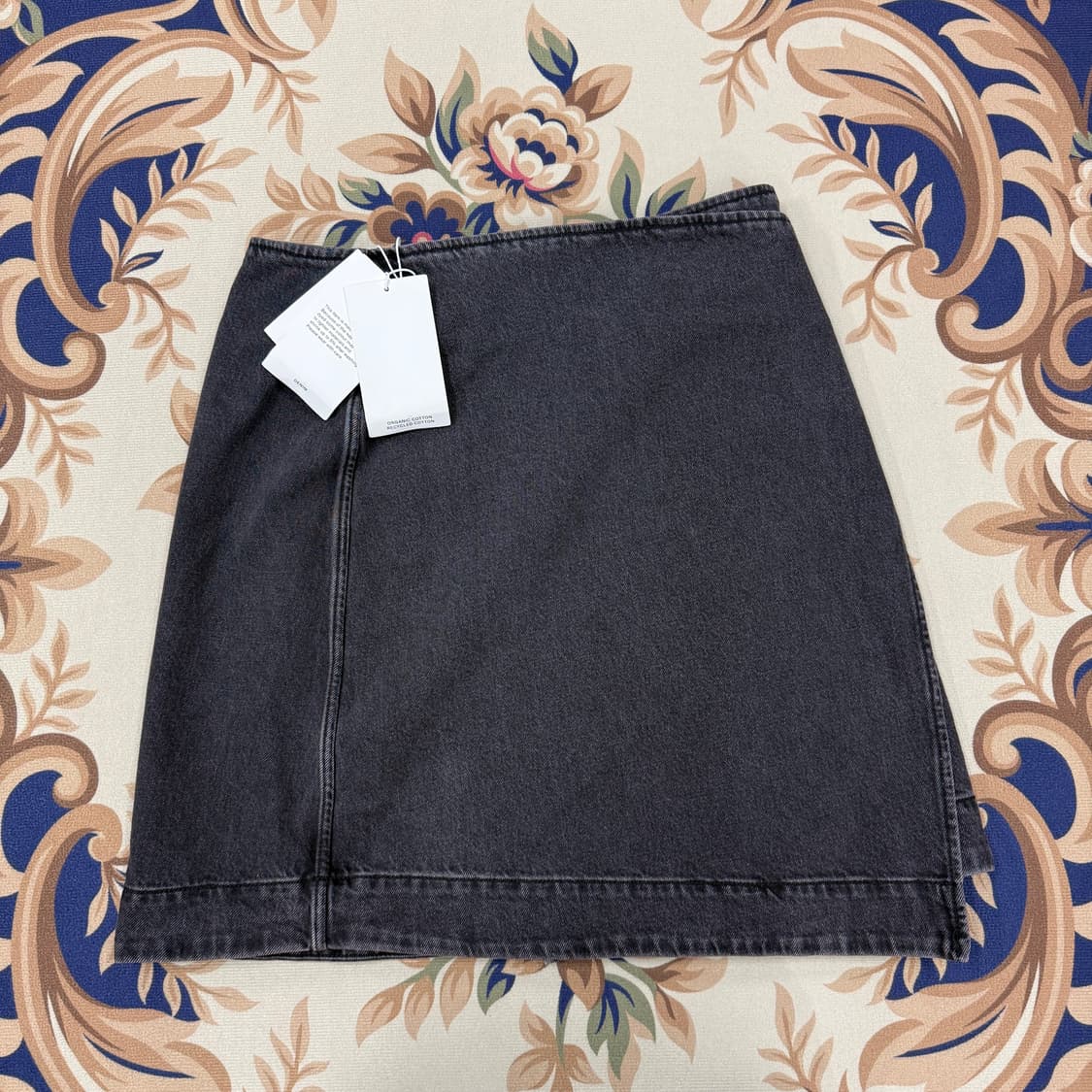 (EU38)코스 COS 흑청데님 랩스커트(새상품) 상품이미지1