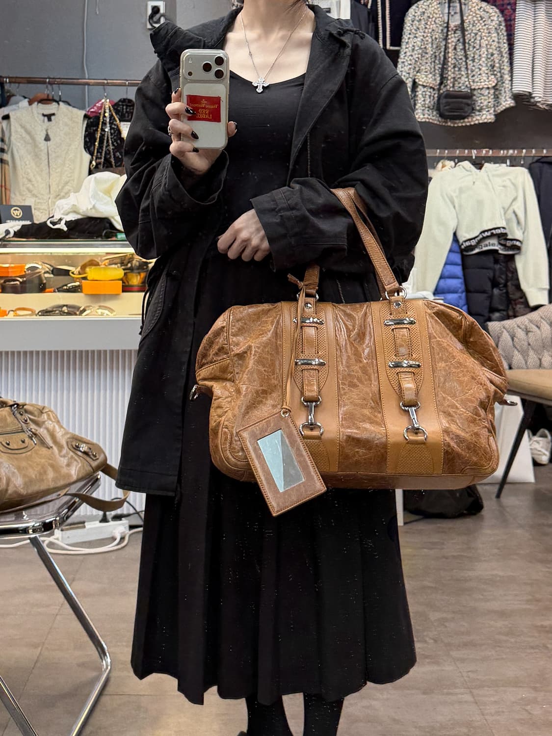 발렌시아가 빈티지 레더 패드락 토트백 상품이미지2