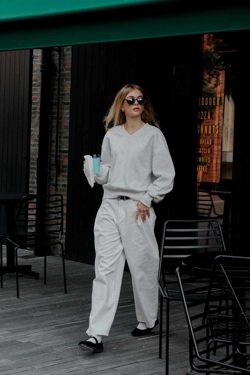 비터셀즈 에센셜 브이넥 스웻셔츠 상품이미지2