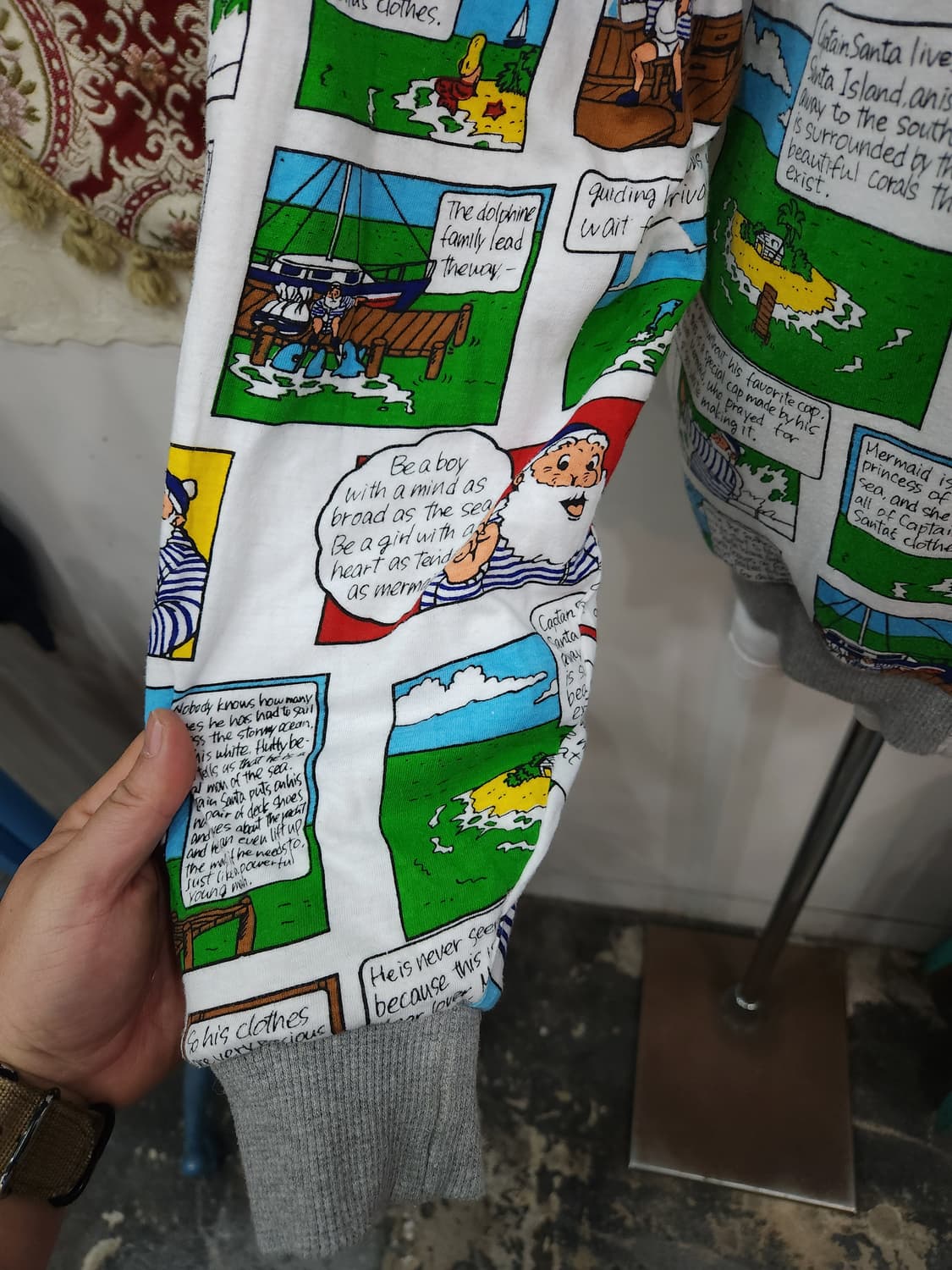 캡틴산타 90s 카툰패턴 양면 후드집업자켓

 상품이미지6