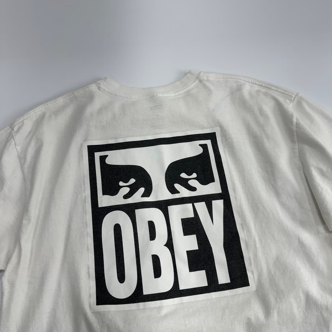 Obey 오베이 백 로고 화이트 반팔 상품이미지4