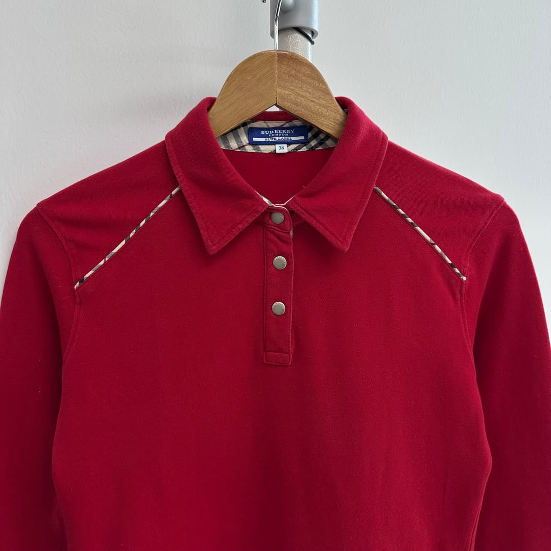 버버리 체크 로고 디자인 카라티 상품이미지2