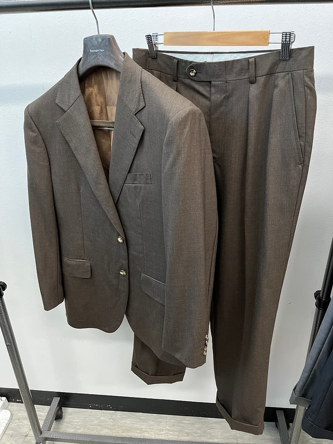 100-105,33) 버버리 브라운 셋업슈트  상품이미지1