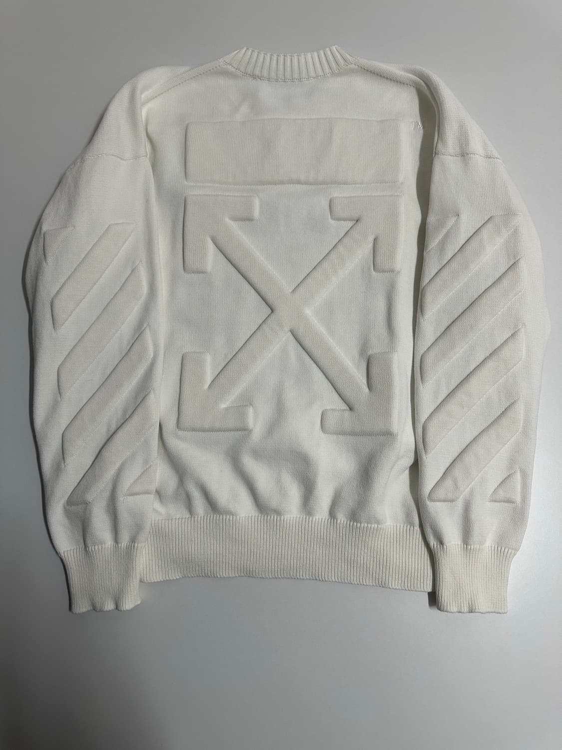 오프화이트 화이트 니트 스웨터 상품이미지1