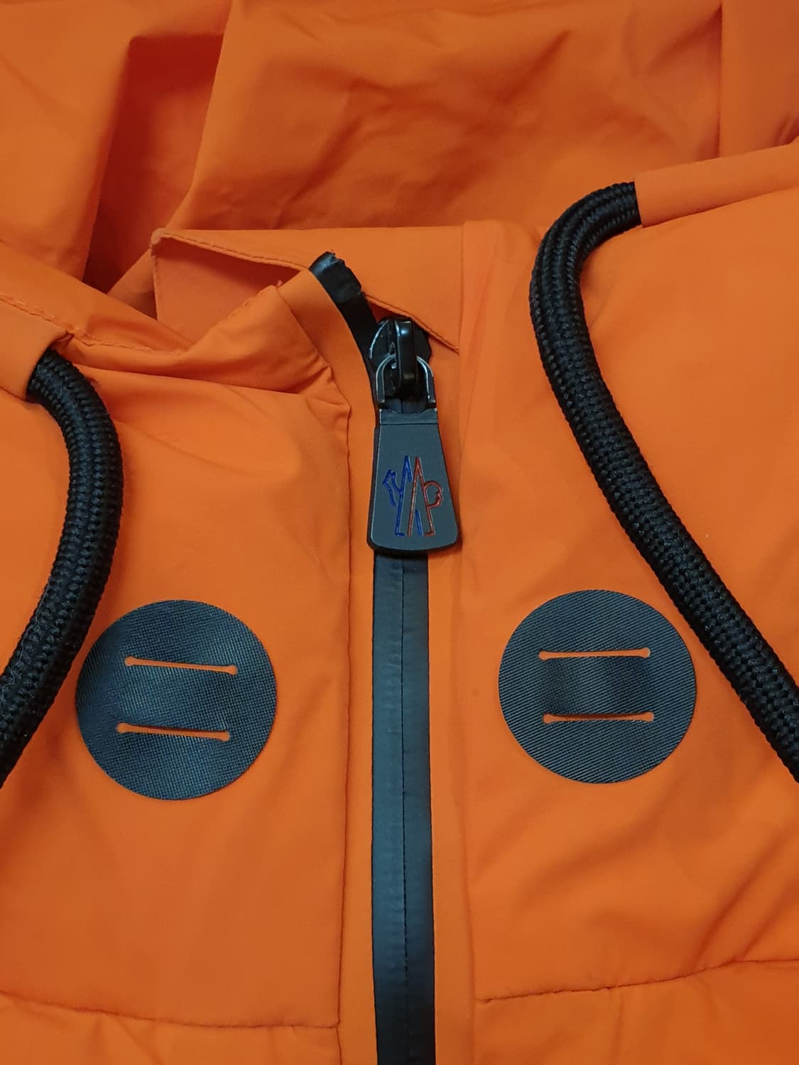 몽클레어 그레노블 구스다운 오렌지 숏패딩 상품이미지5