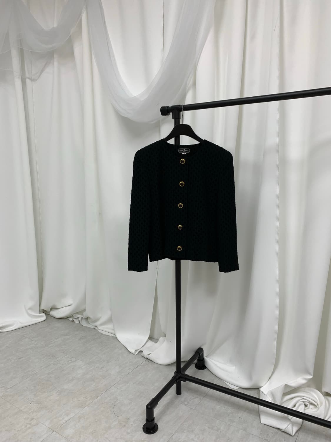 블랙 버튼 포인트 크롭 자켓 상품이미지2