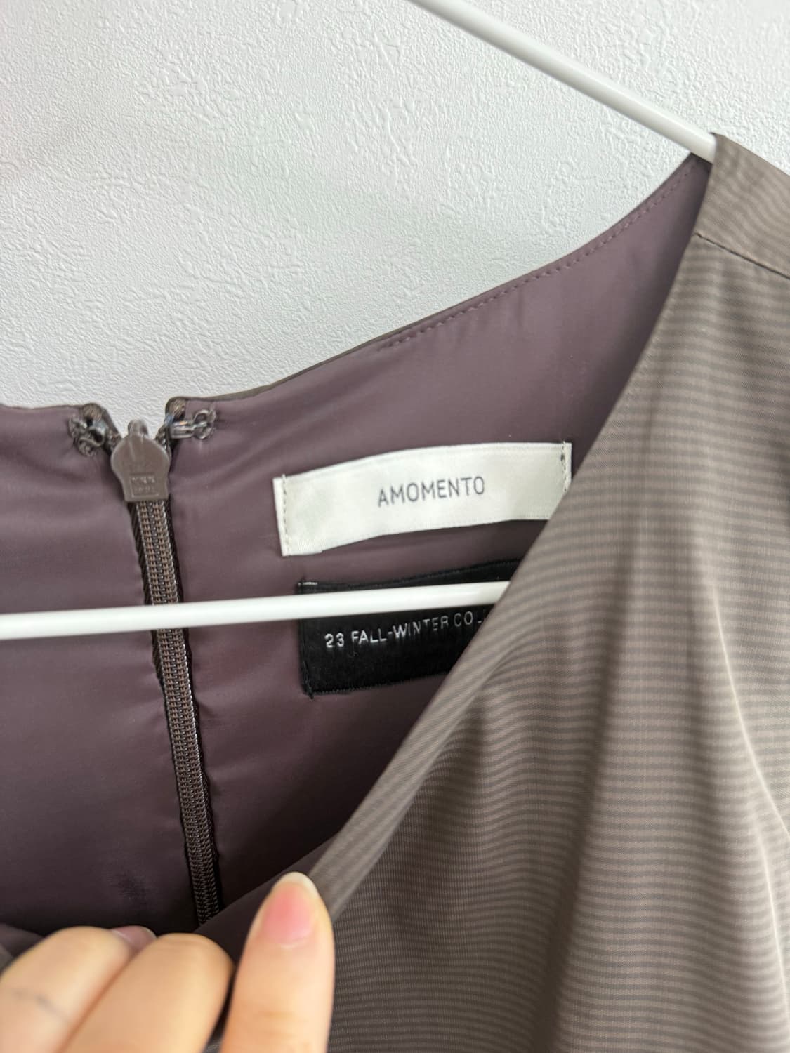 AMOMENTO 볼륨 슬리브리스 드레스 브라운 상품이미지3