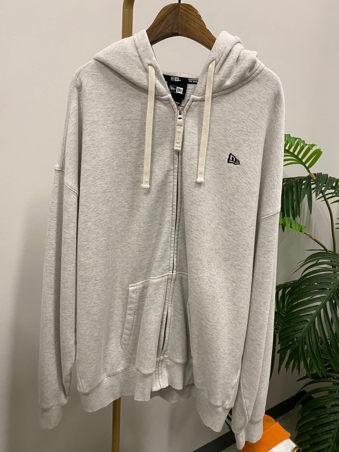 뉴에라 후드집업 오트밀 상품이미지1