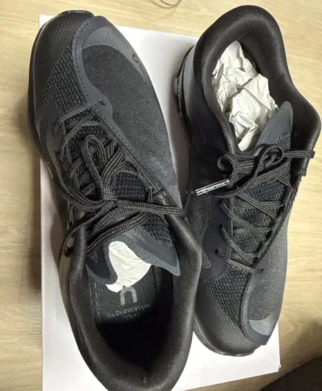 (W) 온 러닝 x 포스트 아카이브 팩션 (파프) 클라우드벤쳐 피크 5. 상품이미지1