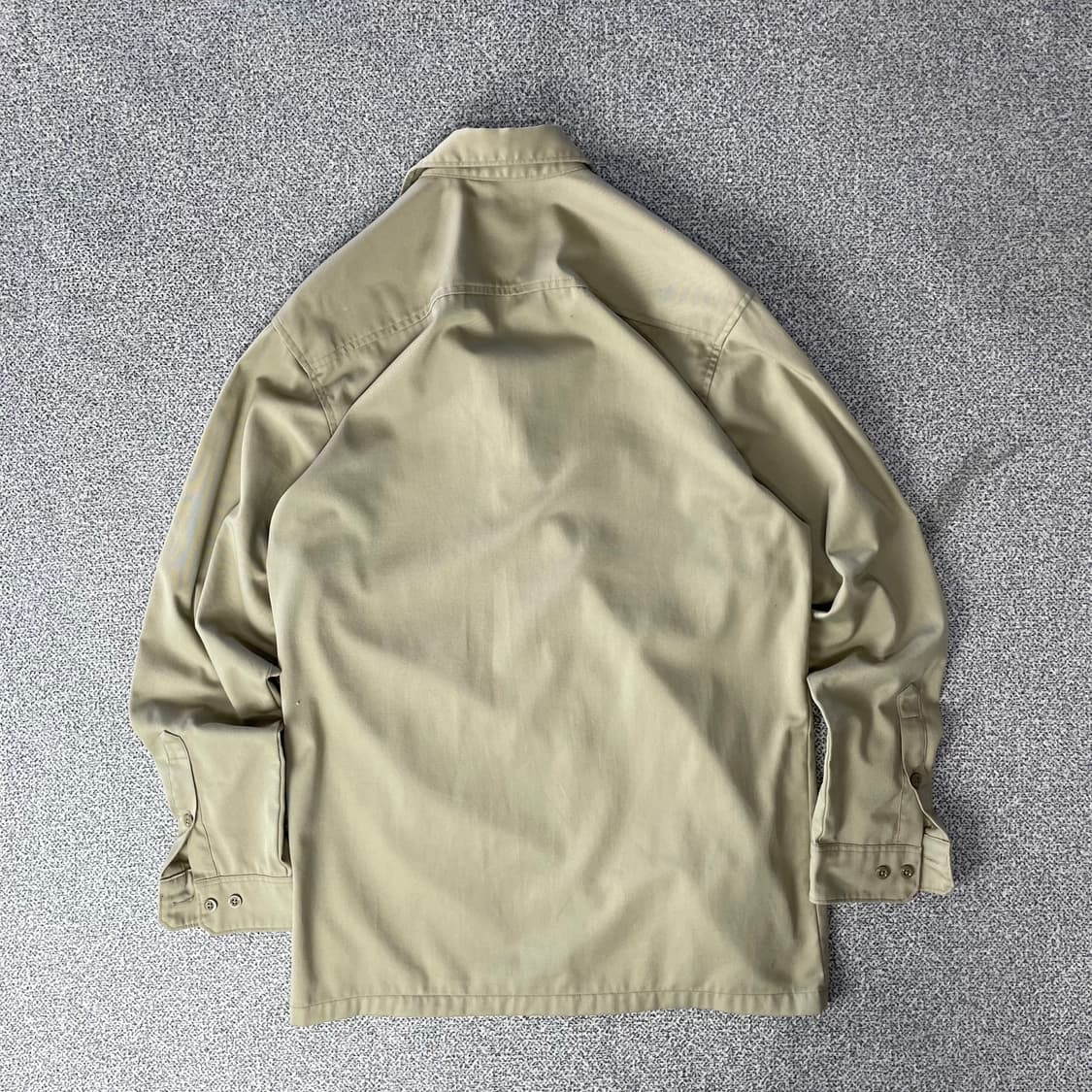 칼하트 셔츠 베이지 상품이미지2