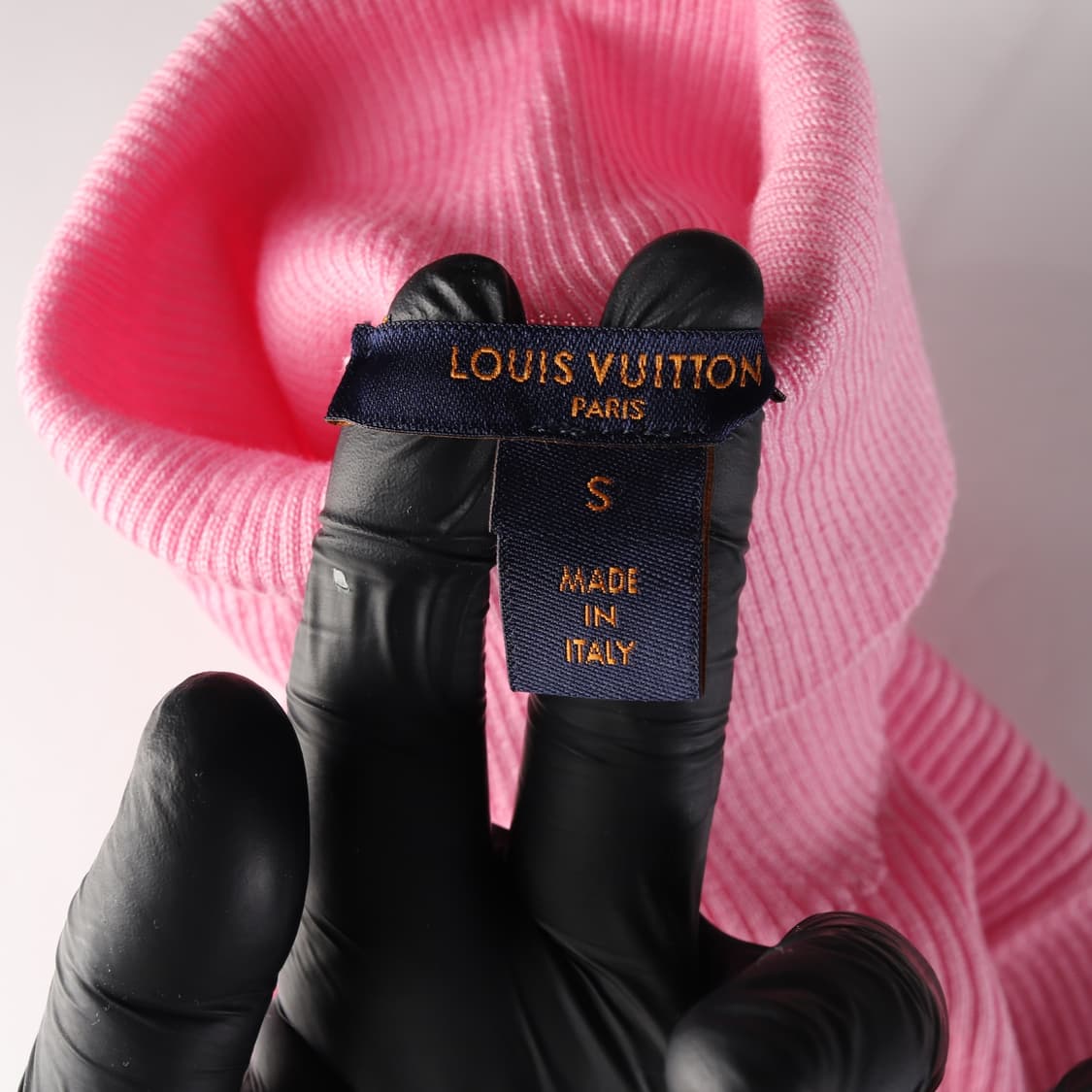 루이비통 슬림핏 리브드 터틀넥 니트 상품이미지3