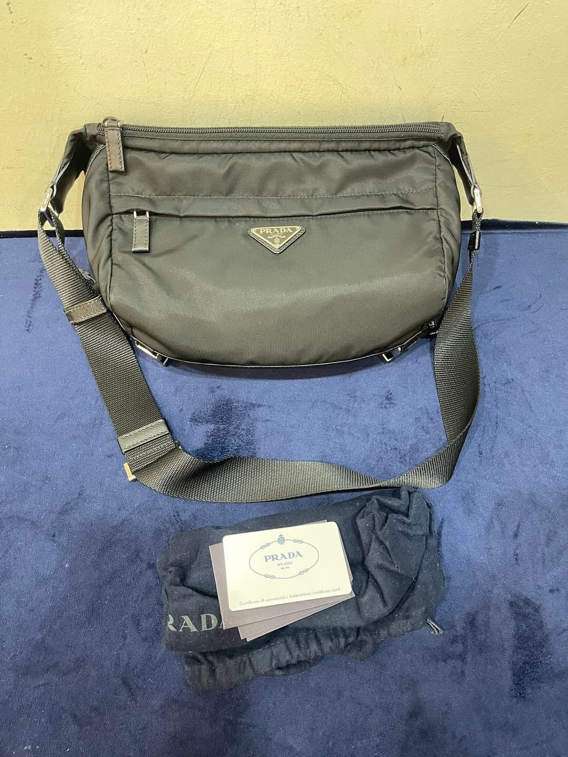 [2VH994] 프라다 리나일론 바이커백 미듐 상품이미지1