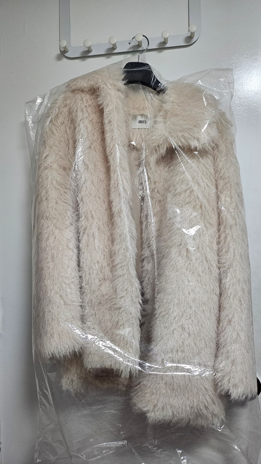 오데스 Fluffy Fur Jacket 상품이미지3
