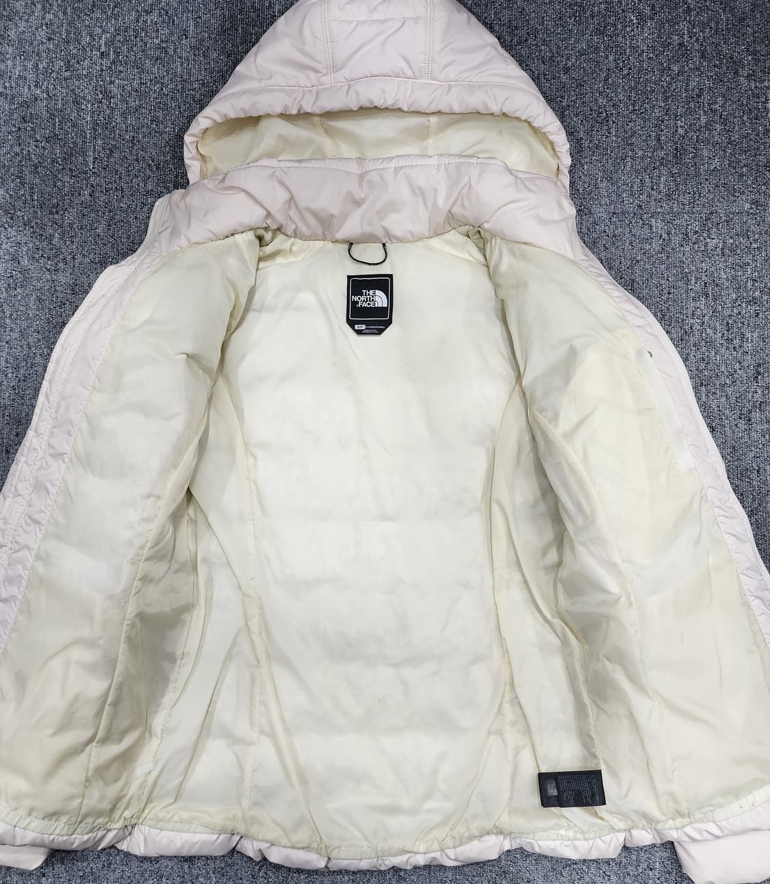 노스페이스 우먼 550필 구스 다운 푸퍼 후드패딩 S 상품이미지3