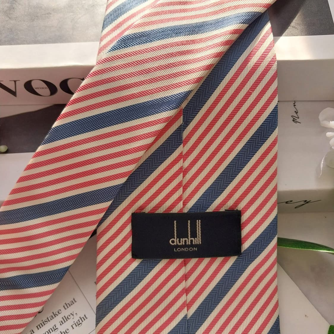 던힐 실크 핑크 스트라이프 넥타이 9.2cm A+~A등급 K1812
 상품이미지6