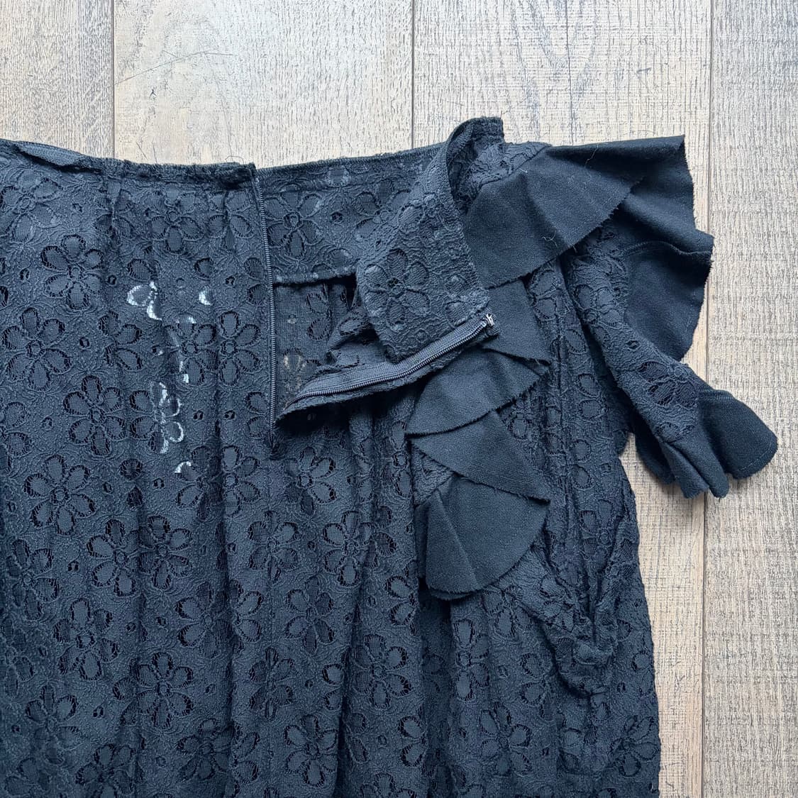 Floral Punching Ruffle Pocket Skirt 상품이미지10