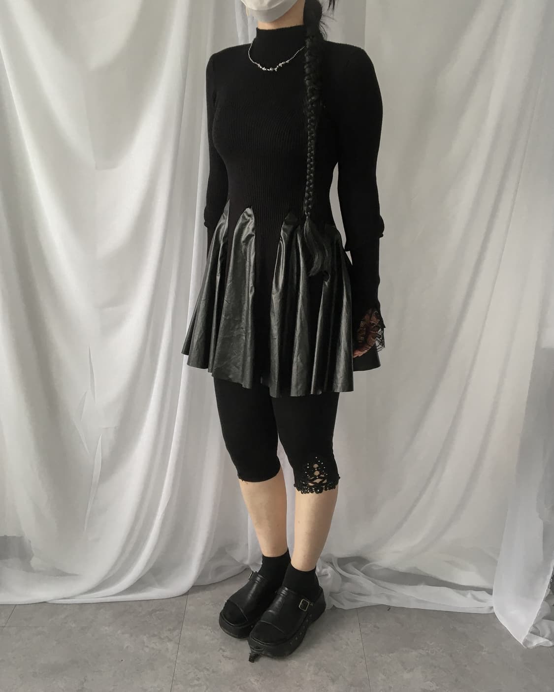Fake leather layered high neck knit onep 상품이미지5